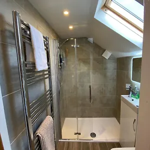 Holiday home Coach House With Hot Tub & Log Fire, Cardiff