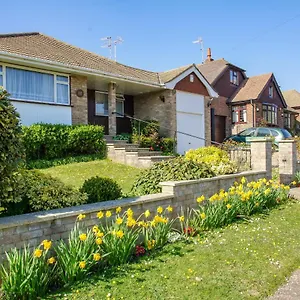 dean-court-bungalow.brighton-hotels-england.com/