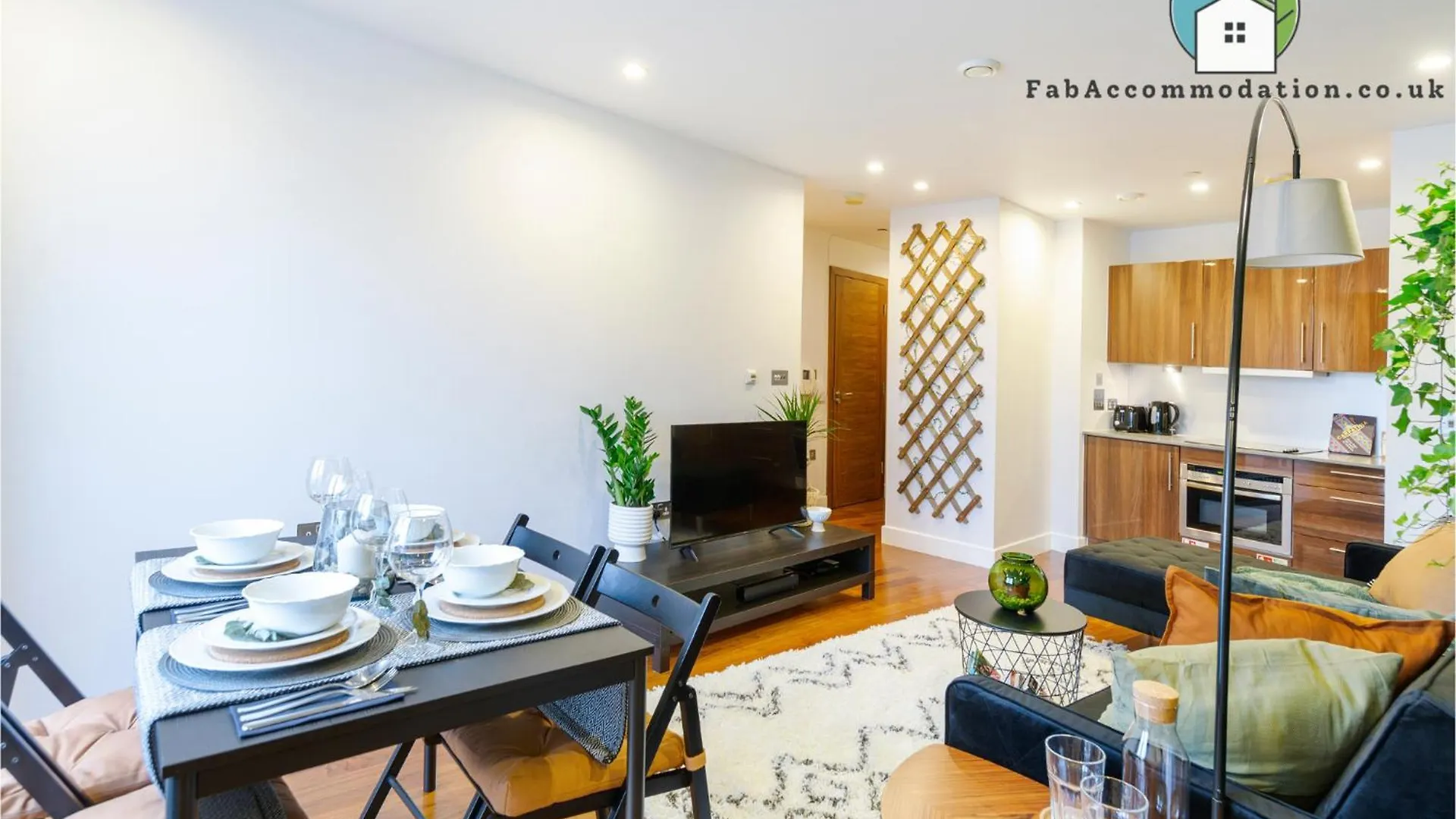Amazing Flat-Parking Available-By Fabaccommodation كارديف
